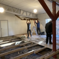 Nyt gulv i skovpavillonen